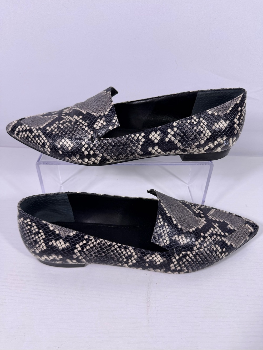 Marc Fisher Snakeskin Leather Pointed Toe Loafers Flats Size 10